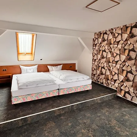 Garni Eschenbach 3* 希尔德堡豪森